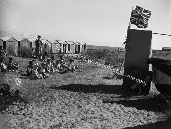 PUNCH & JUDY SHOW ON STRAND